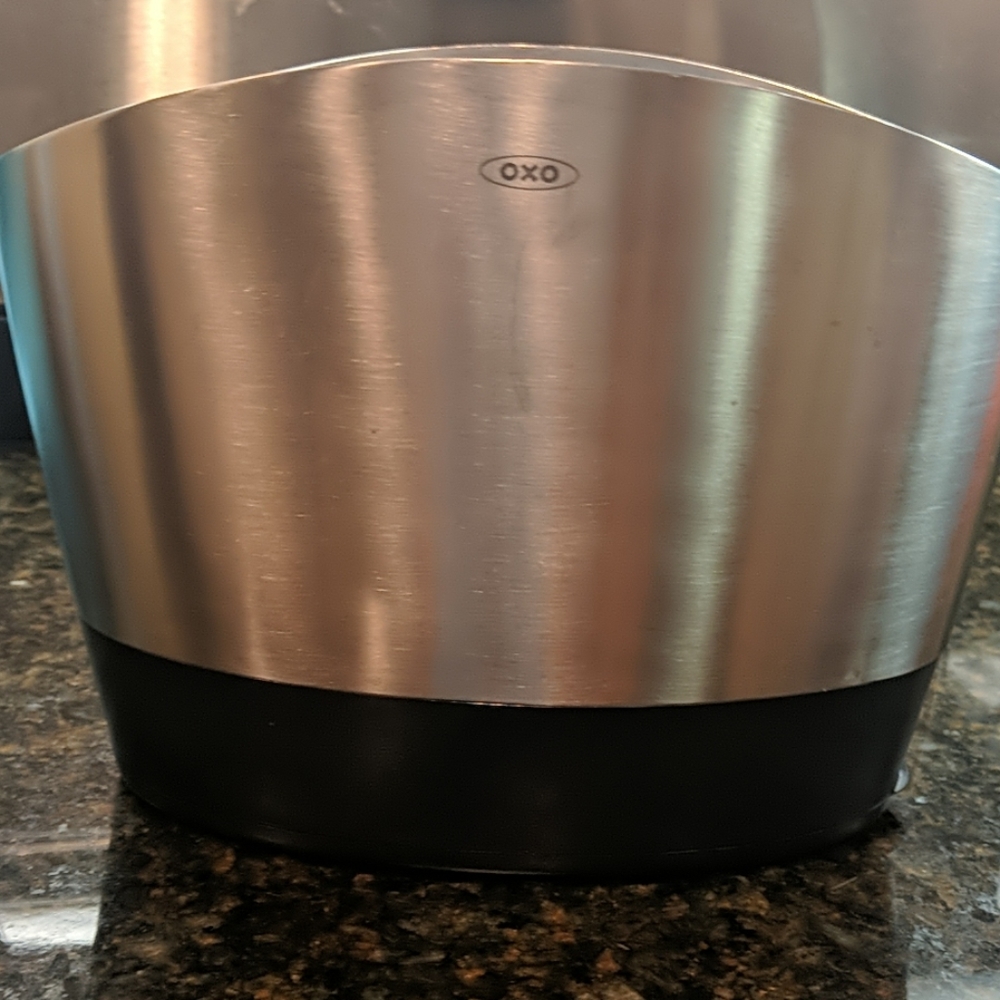 XO utensil holder